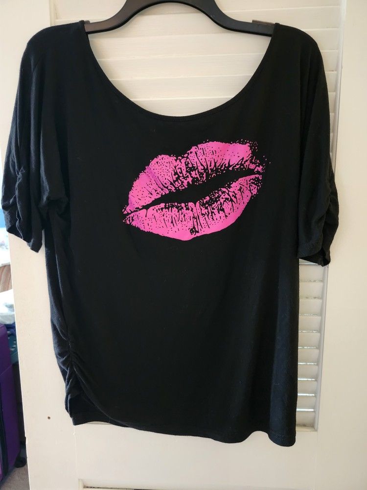 Ladies T Shirt Size XL
