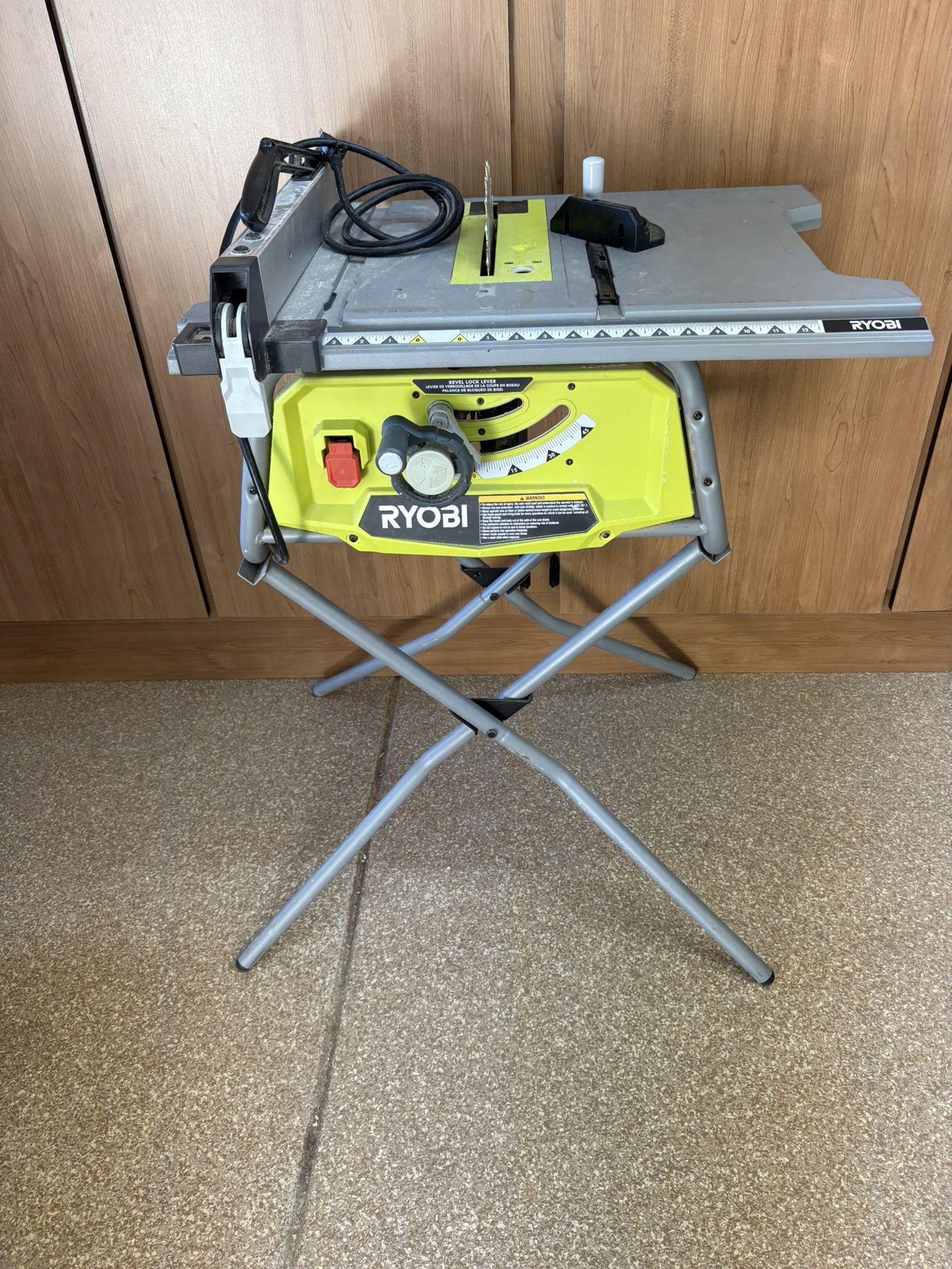 Table Saw With Stand