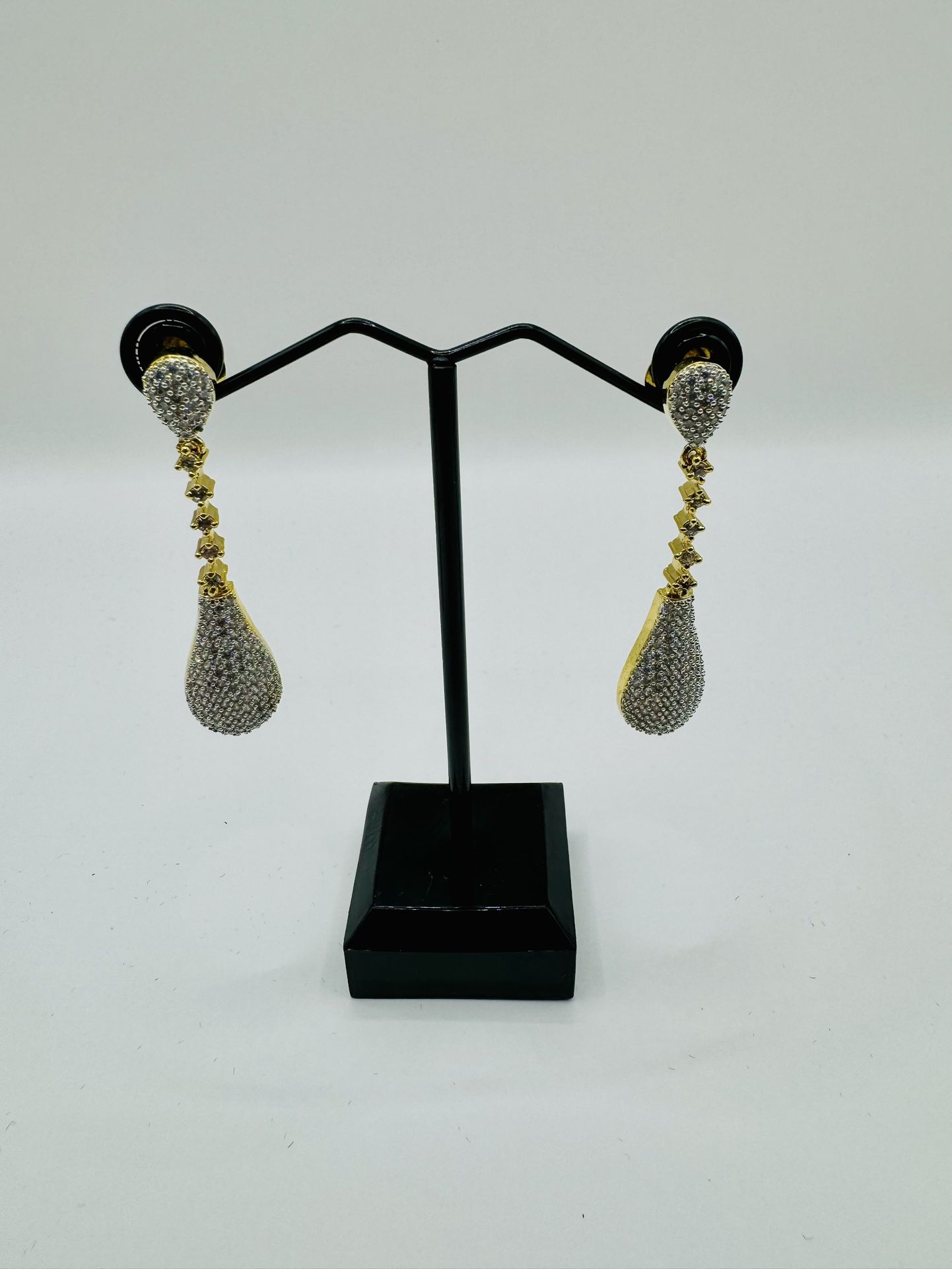 Elegant & Light Weight Earings