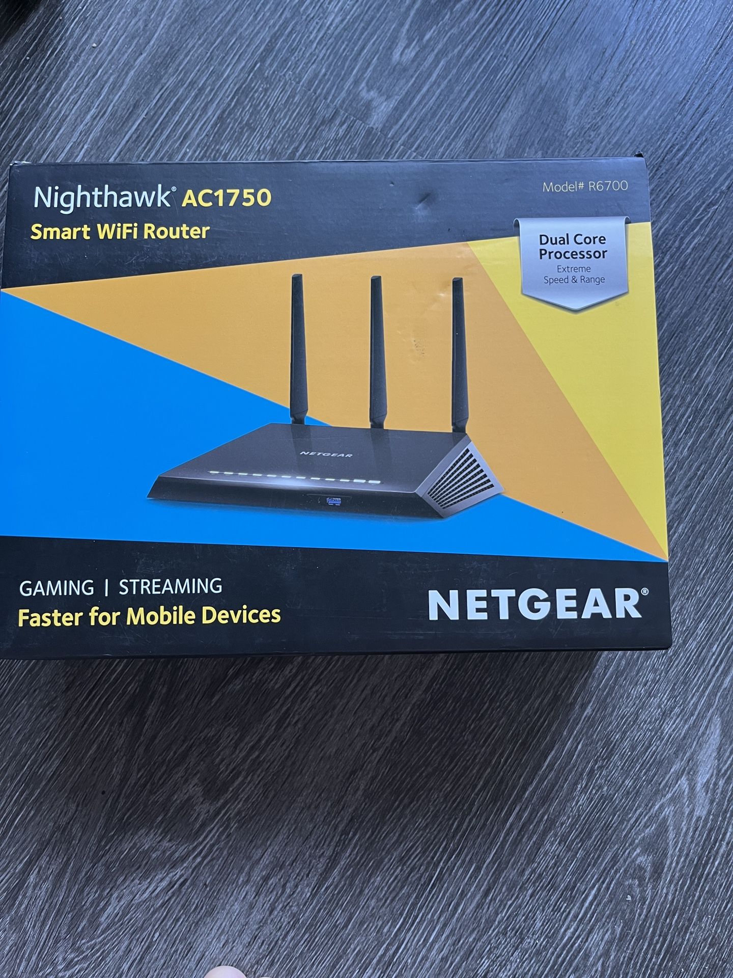 Nighthawk AC1750 R6700v2 Smart WiFi System