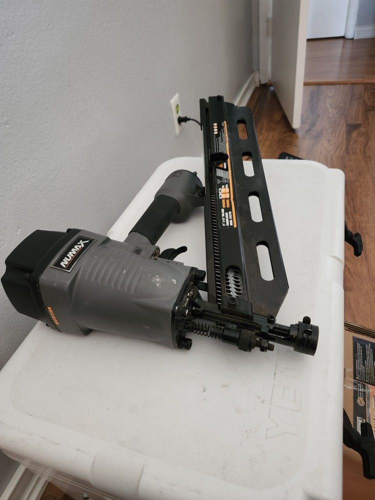 Numax Framing Gun & 1k Nails
