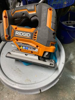 RIDGID 18V Brushless Cordless Jig Saw blower and band saw