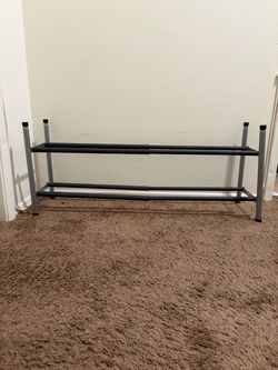 Sturdy expandable metal shoe rack