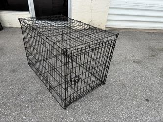 36x23x25in Black Metal Ground Stake Single Door Dog Cage Great for dogs 40-70lbs! Kind of a pain to put together