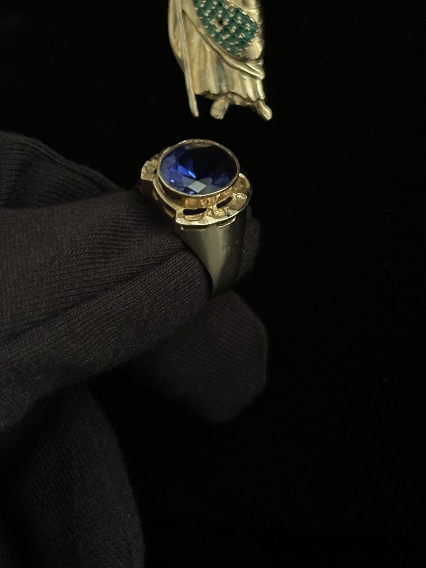 10kt Gold Ring with Blue Stone 