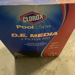 Pool DE Media With Cup 