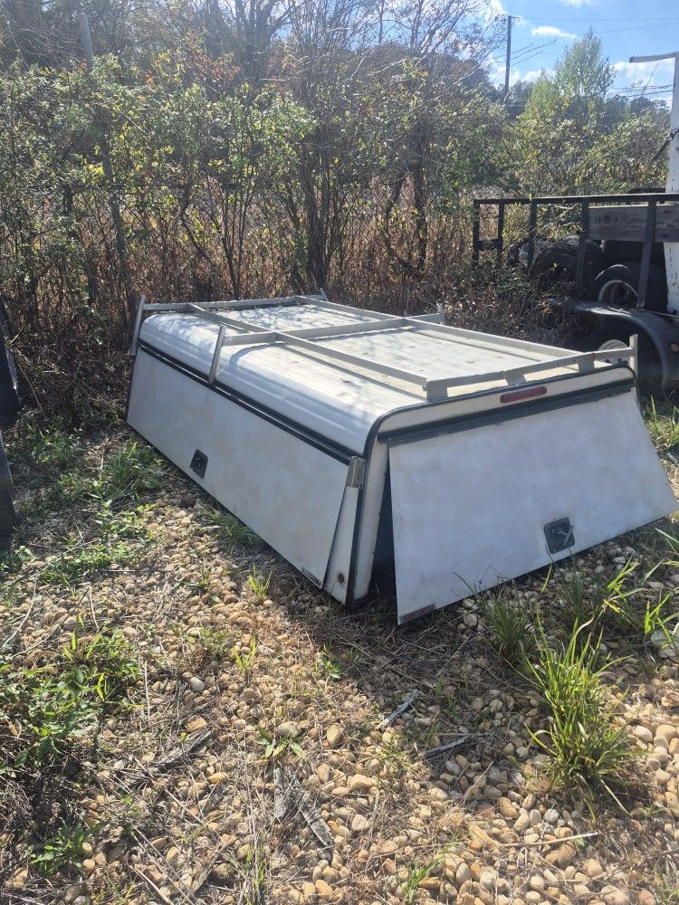 White Camper Shell With Built In Toolbox And Ladder Rack 