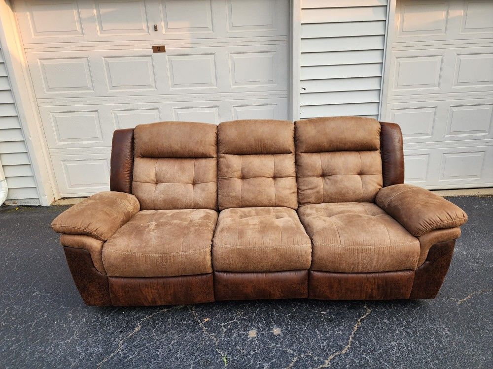 Couch Recliner Manual Like New