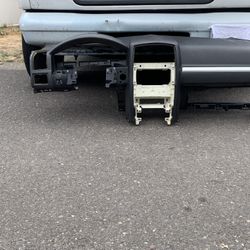 180 or best offer and I also have that  transmission for that same car that will fit on a 2.7 motor with 110 miles on it $380 for that Transmission 