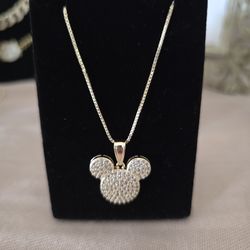 Dije de disney con cadena de oro laminado