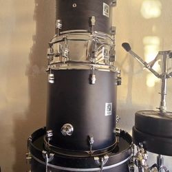 5 Piece Drum Kit 