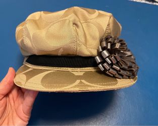 Vintage very rare COACH signature C jacquard “Karee” newsboy cap with metallic flower