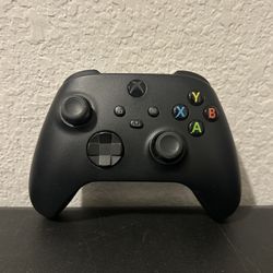 Xbox One Controller - Black
