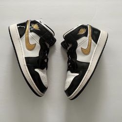 Air Jordan 1 Mid Patent SE GS 'Black Gold' size 6y