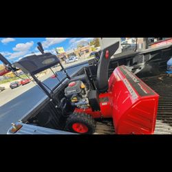 Snow Blower  NEW NEVER USE 