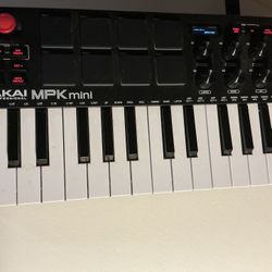 Akai Professional MPK Mini MK III 25-key keyboard controller