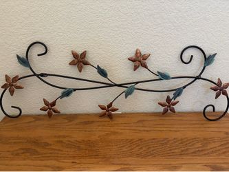 Delicate Floral & Vine Wall Decor