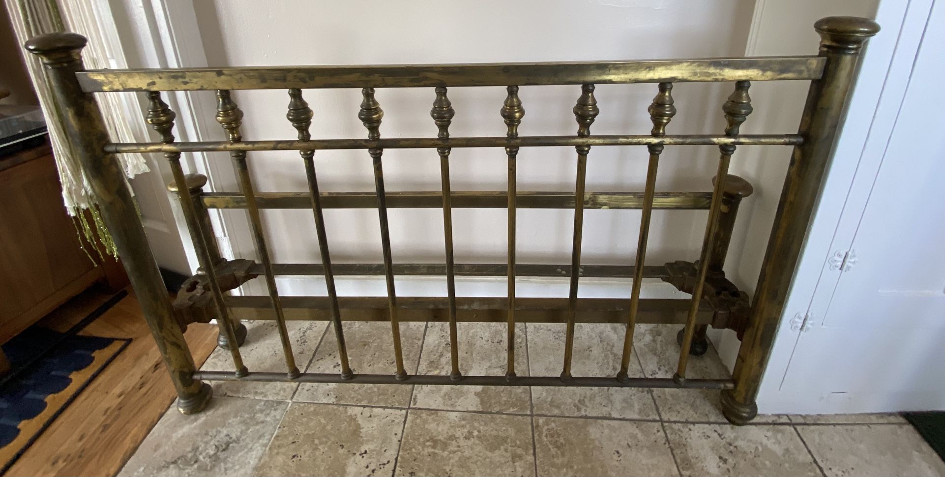 Antique Bed Frame – Elegant Vintage Charm