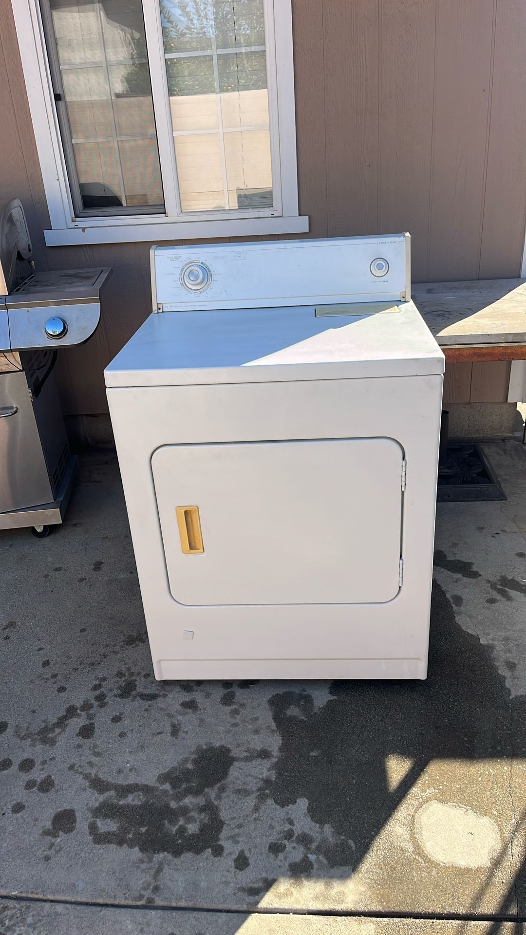 Selling Dryer Estate By Whirlpool 