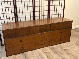 MCM 9 drawer dresser ( Read Description )
