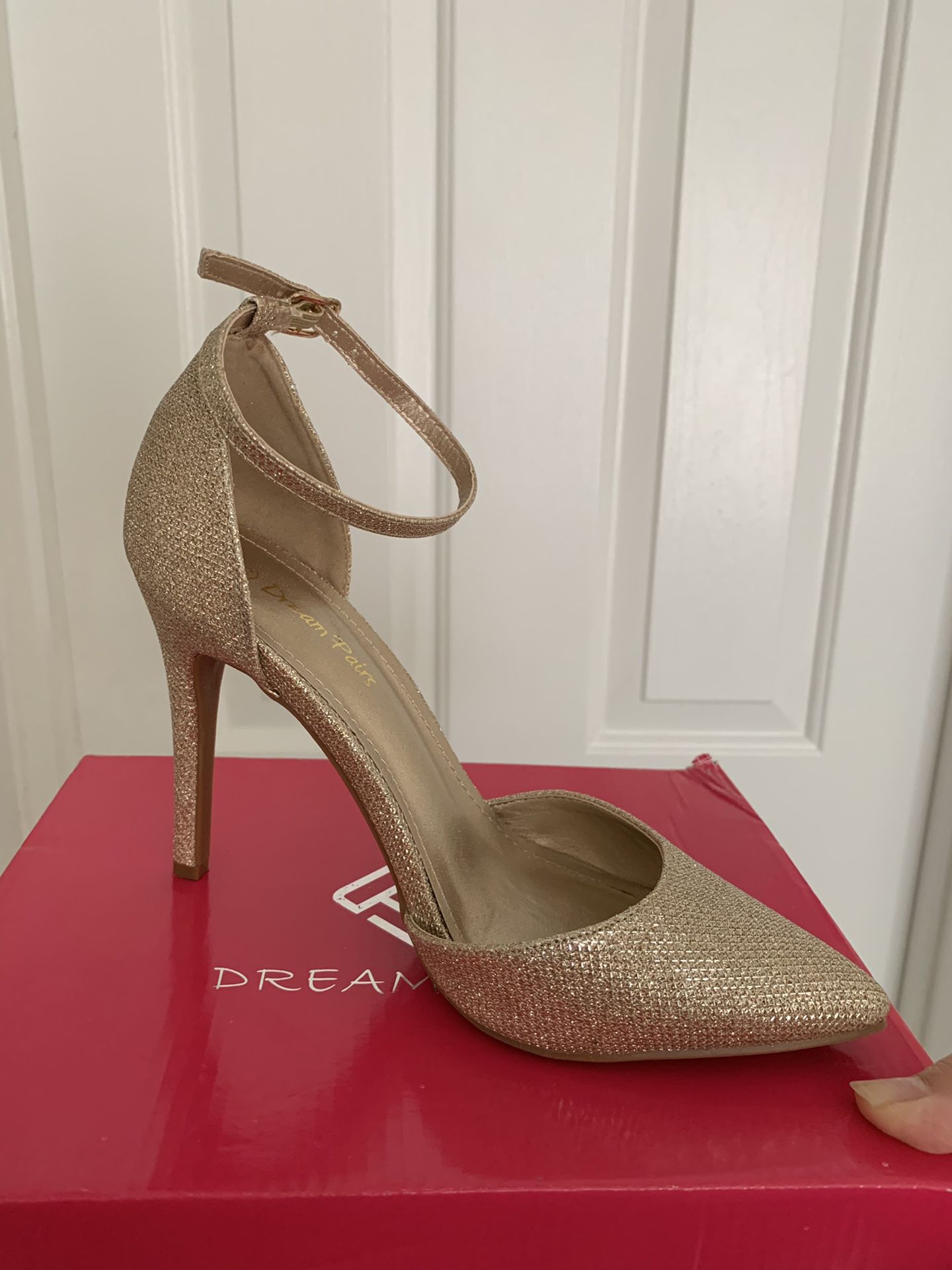 Gold Heels size 7 1/2