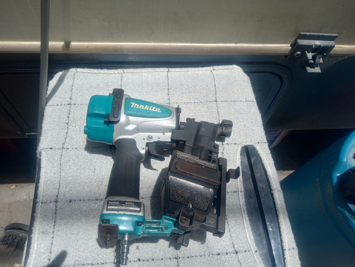 An454 Makita Roofing Nailer