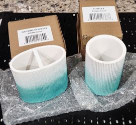 Urbana Green Toothbrush Holder and Tumbler Set