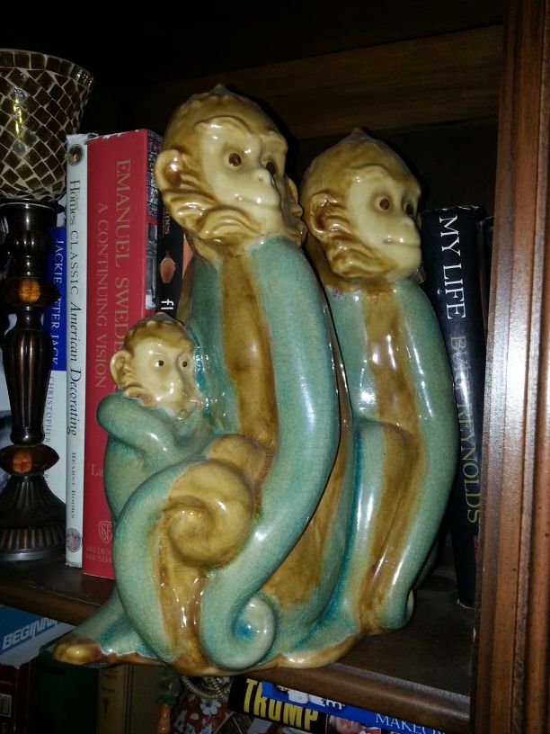 Monkey statu
