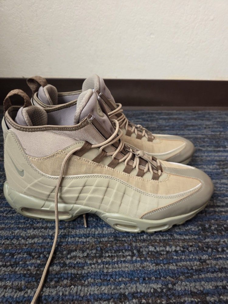 Nike AIR MAX 95 Sneakerboot Khaki Size 12.5 Worn Only 1 Time Mint Condition