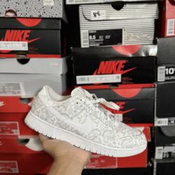Nike Dunk Low White Paisley size 12W 10.5M VNDS
