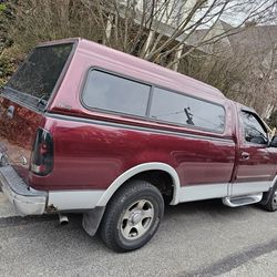 04 Fordf150 Xlt 8 Foot Bed With Cap 