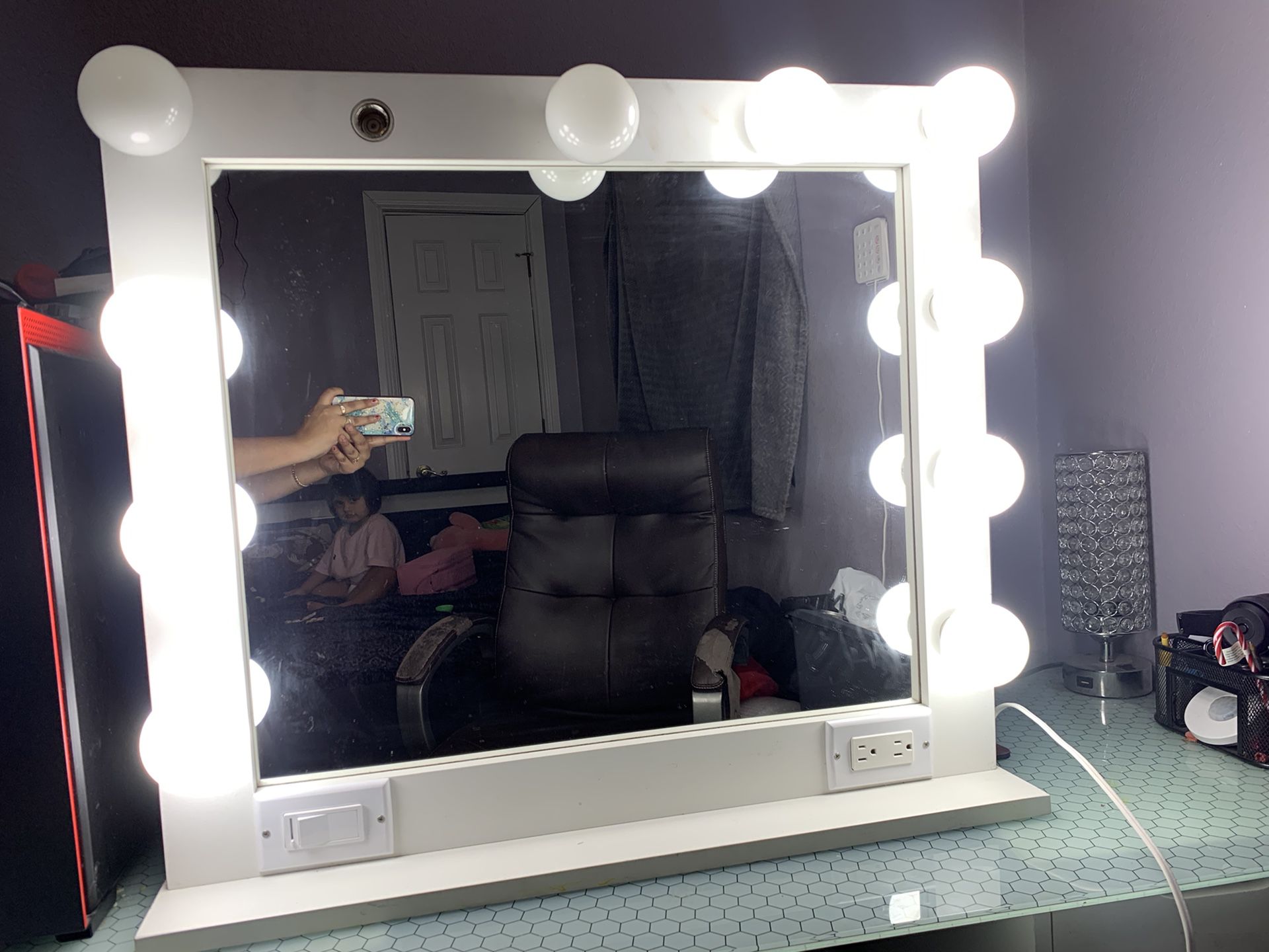 MAKEUP VANITY MIRROR WITH LIGHTS (32 Wide by 28 tall) 