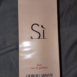 Si Armani Perfume Covent Garden