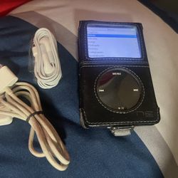 Apple iPod Classic 5th Gen 80 GB Black and silver