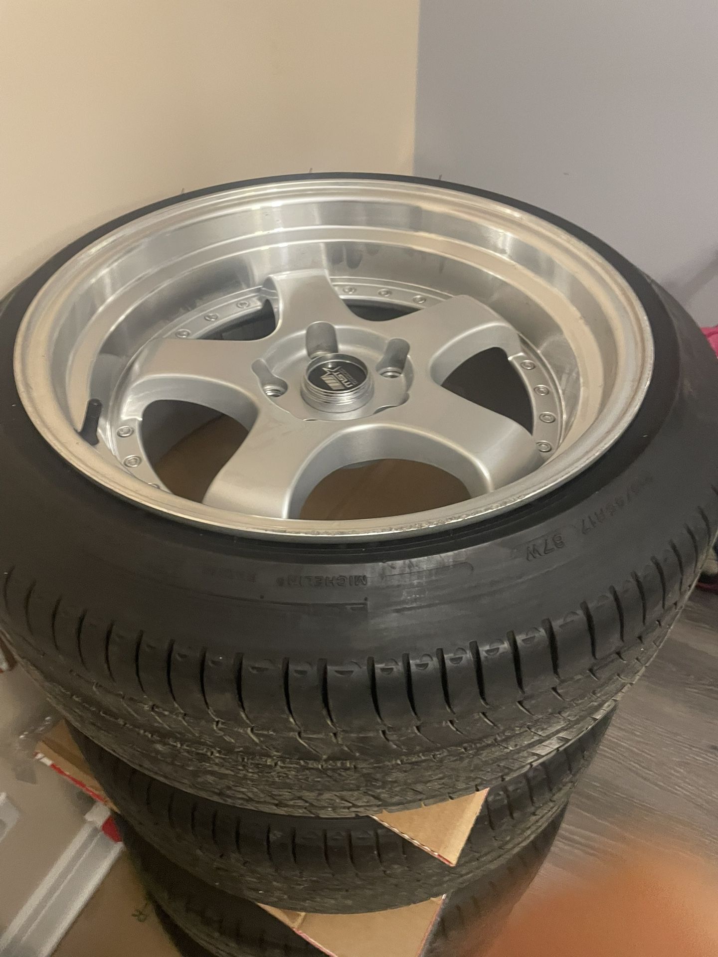 Rines mst 17x9 Para hondas 5x114.3 +20mm Muy Poco Uso Yantas Michelin 215/45r17 ocambio Por Otros Rines