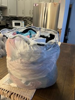 Women’ clothes bundle $20