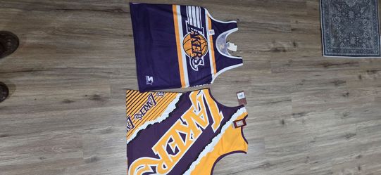 LA Lakers NBA Basketball Jerseys – Lot of 2 starter Mitchell & ness