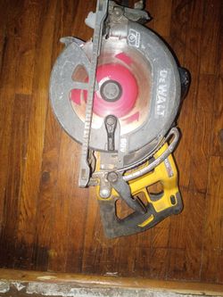 DeWalt FlexVolt Brushless Circular Saw