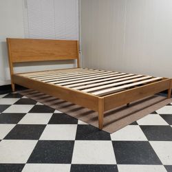 Queen size bed frame - can DELIVER almost anywhere for $20 extra - gently used and in LIKE NEW condition 😍