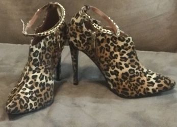 Beautiful Leopard Ankle Boots Size 8.5