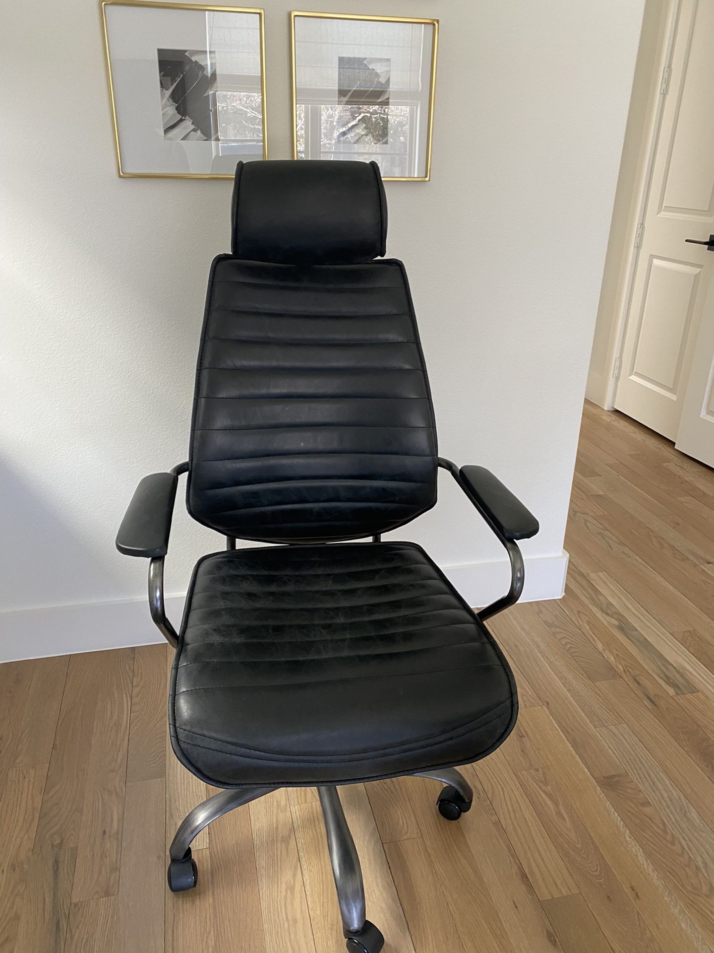 Office Chair - Mo’s
