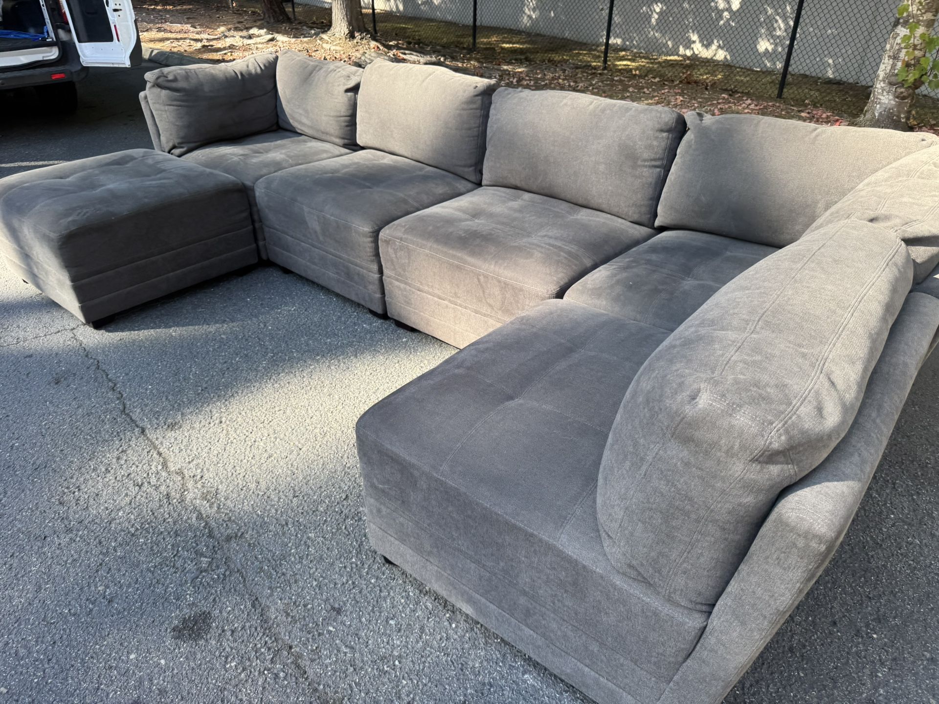 Sectional Coscto Couch Sofá (Free Delivery)🚚