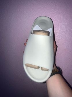 yeezy slides