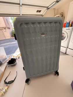 Samsonite Hardcase 28” suitcase. **READ DESCRIPTION!!**