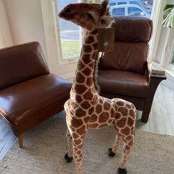 Big and Soft Giraffe 