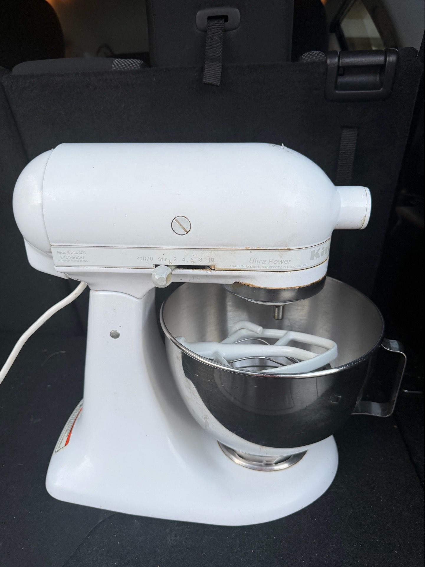 White KitchenAid Ultra Power or Artisan series tilt-head stand mixer with a 4.5 or 5-quart bowl
