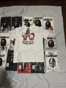 BAPE/HELLO KITTY TEE SIZE MEDIUM AVAILABLE