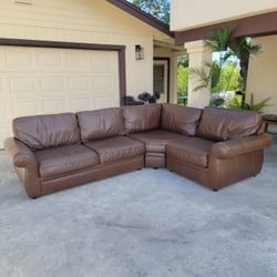 Pottery Barn Pearce Sectional With Chaise