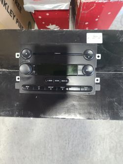 2005 thru 2009 Ford Mustang Factory Stereo