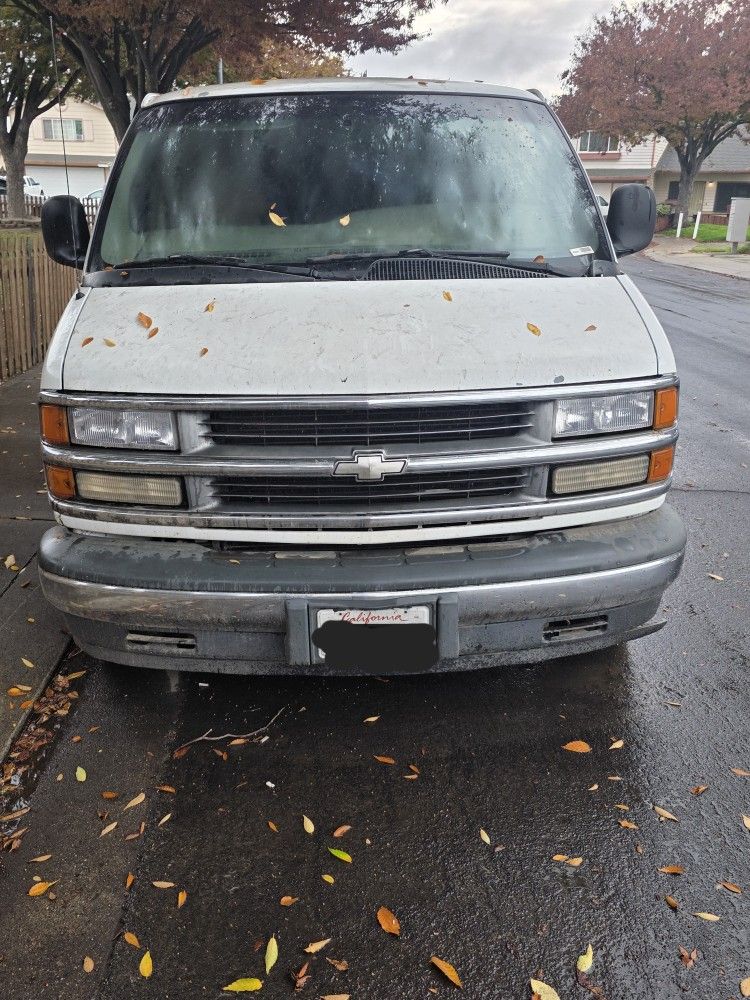 2001 Chevrolet Express